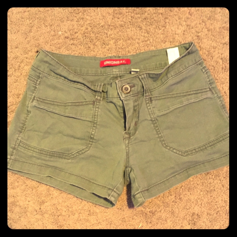 Shorty shorts